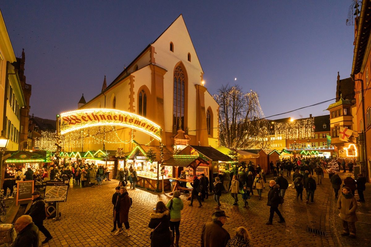 Blick auf den Weihnachtsmarkt