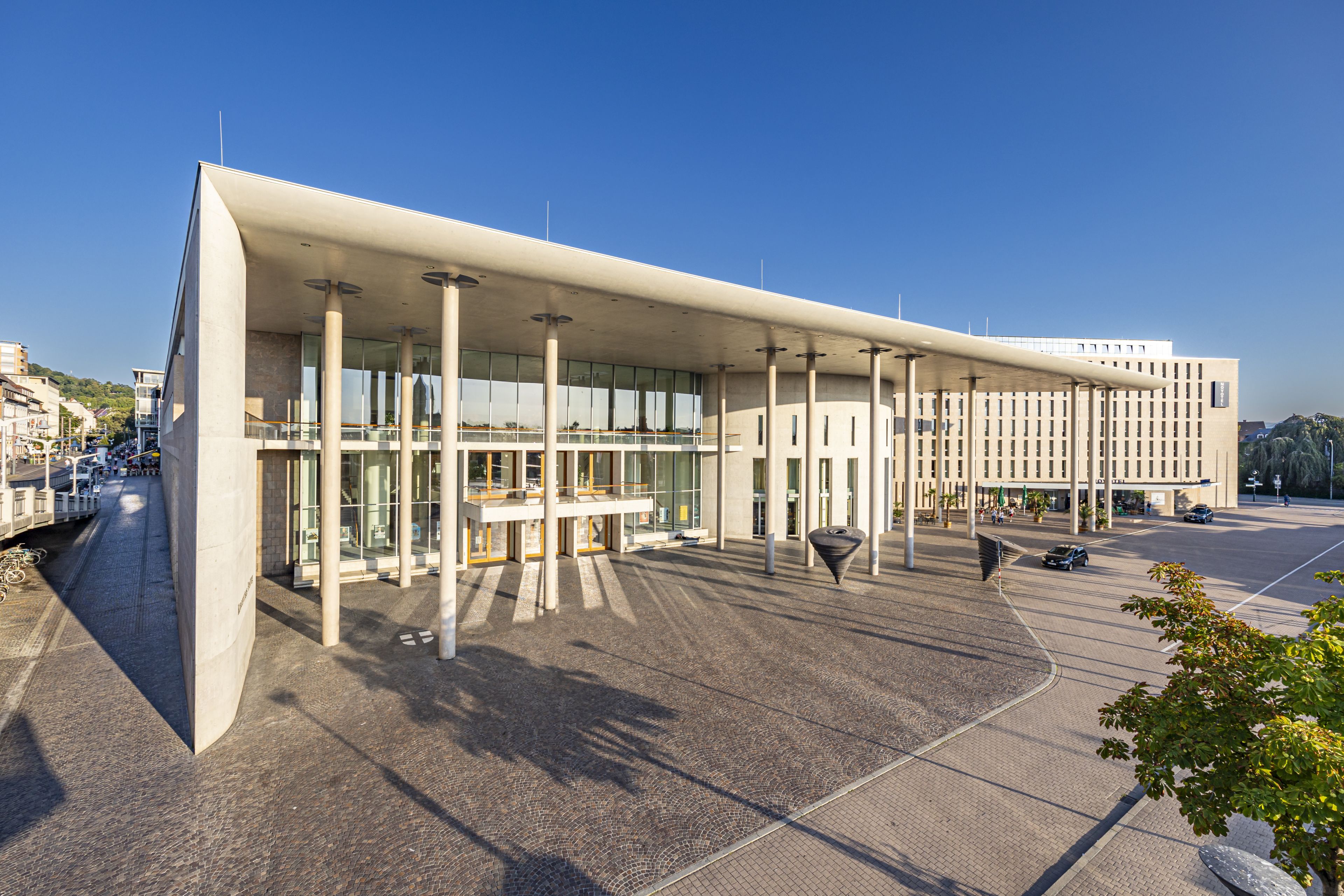 Frontansicht des Konzerthaus Freiburg.
