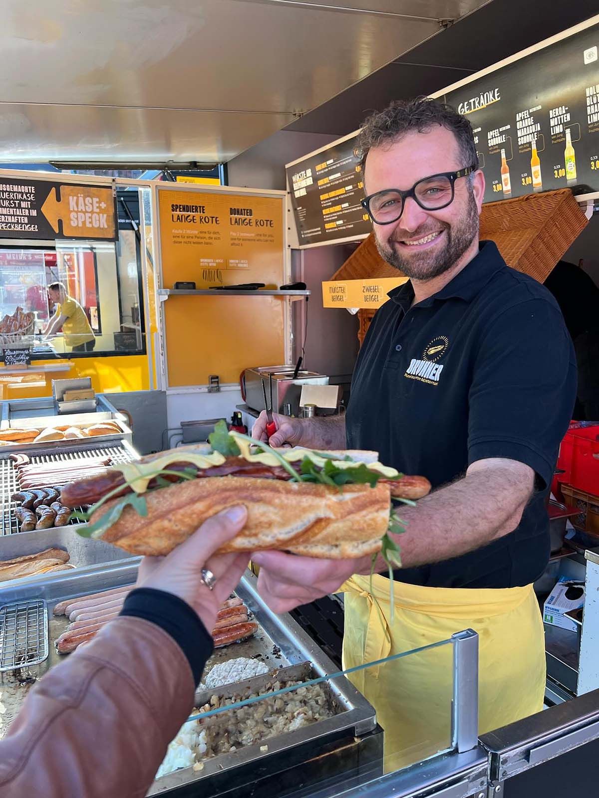 Wurststand Brunner auf dem Münstermarkt