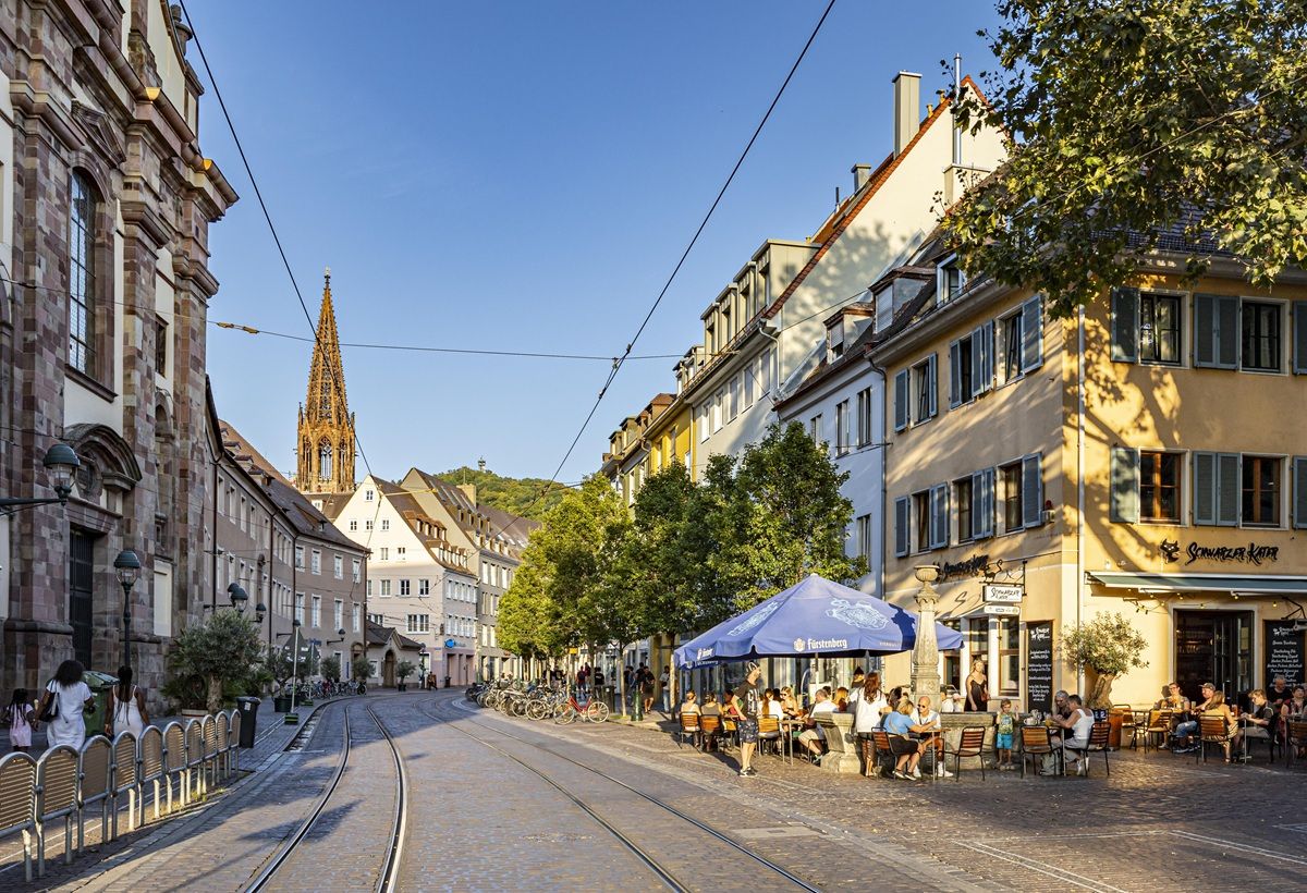 Blick in die Bertoldstraße und das Münster im Hintergrund