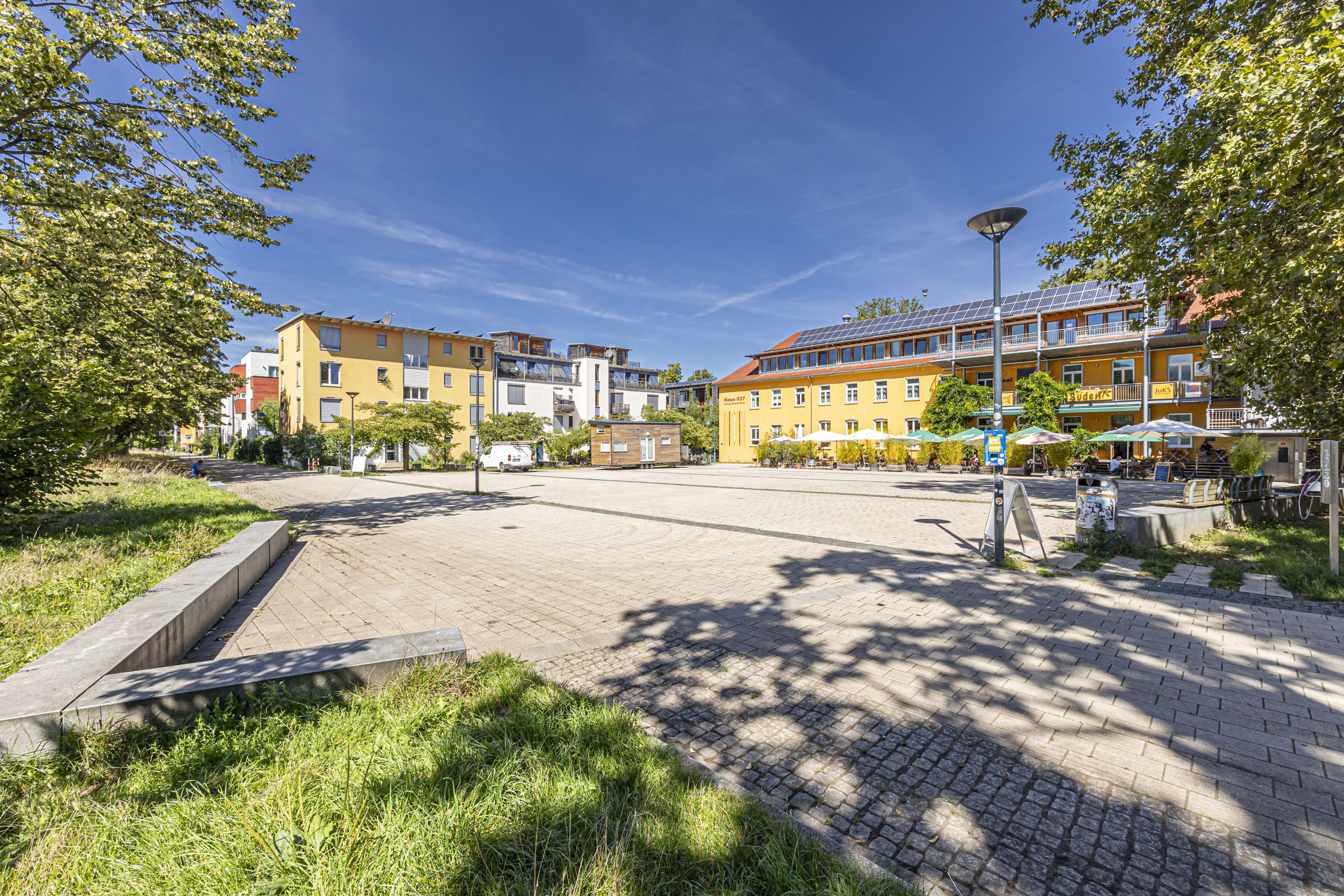 Der Alfred-Döblin-Platz im Freiburger Stadtteil Vauban.