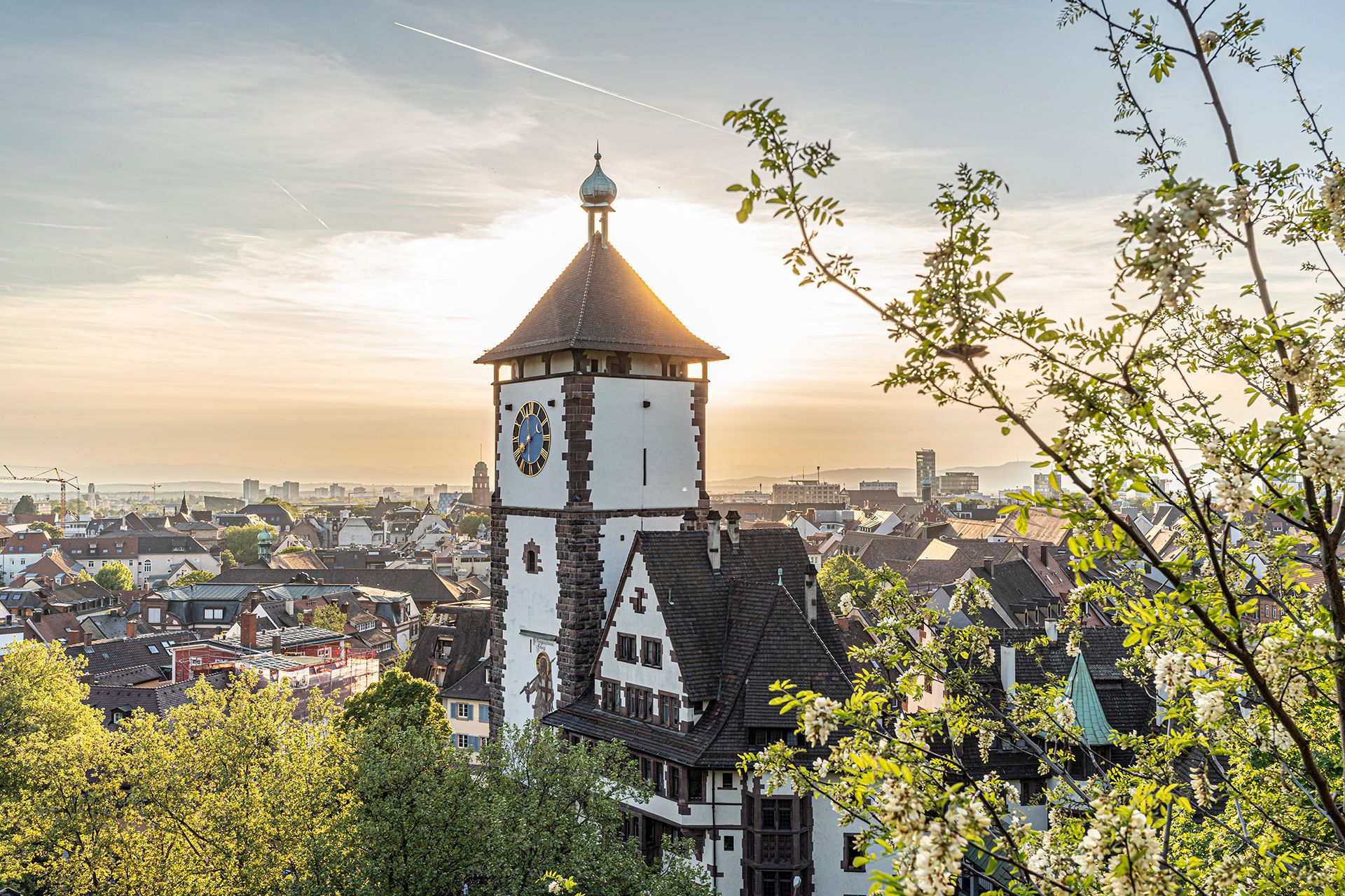 Schwabentor im Sonnenuntergang