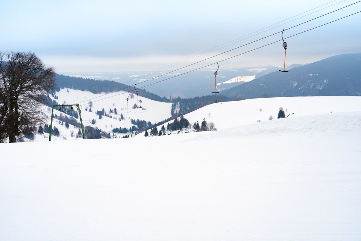Winterlandschaft mit Skilift am Schauinsland