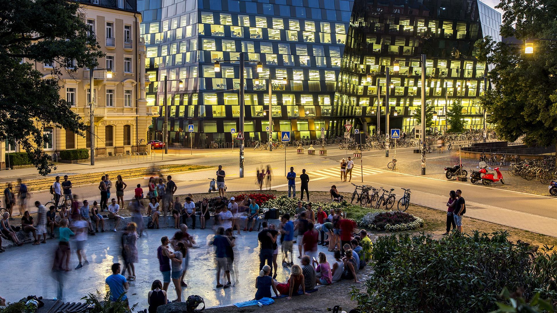 Freiburg Unibibliothek Tanzbrunnen Lindy Hop