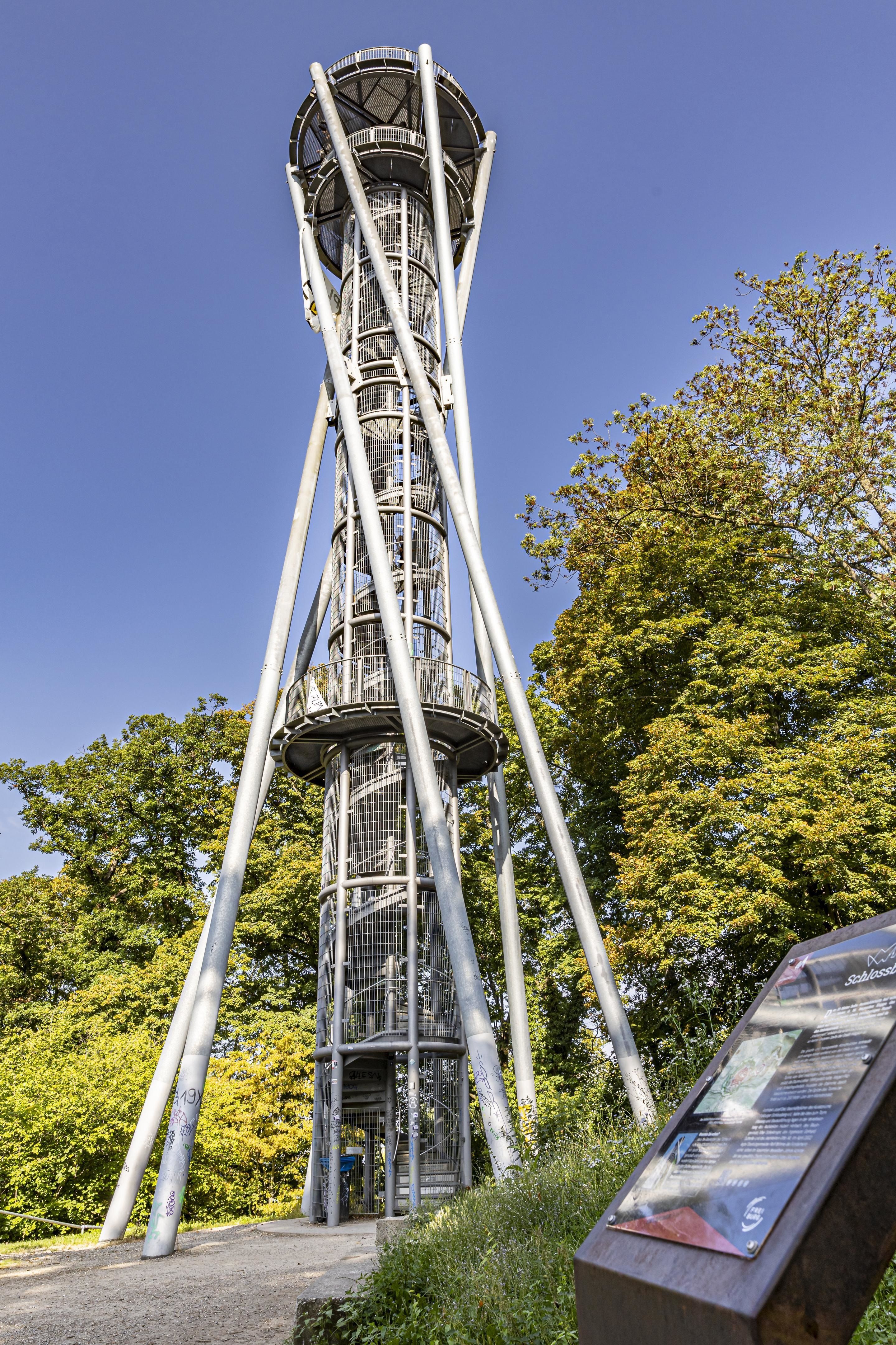 Schlossbergturm aus Holz