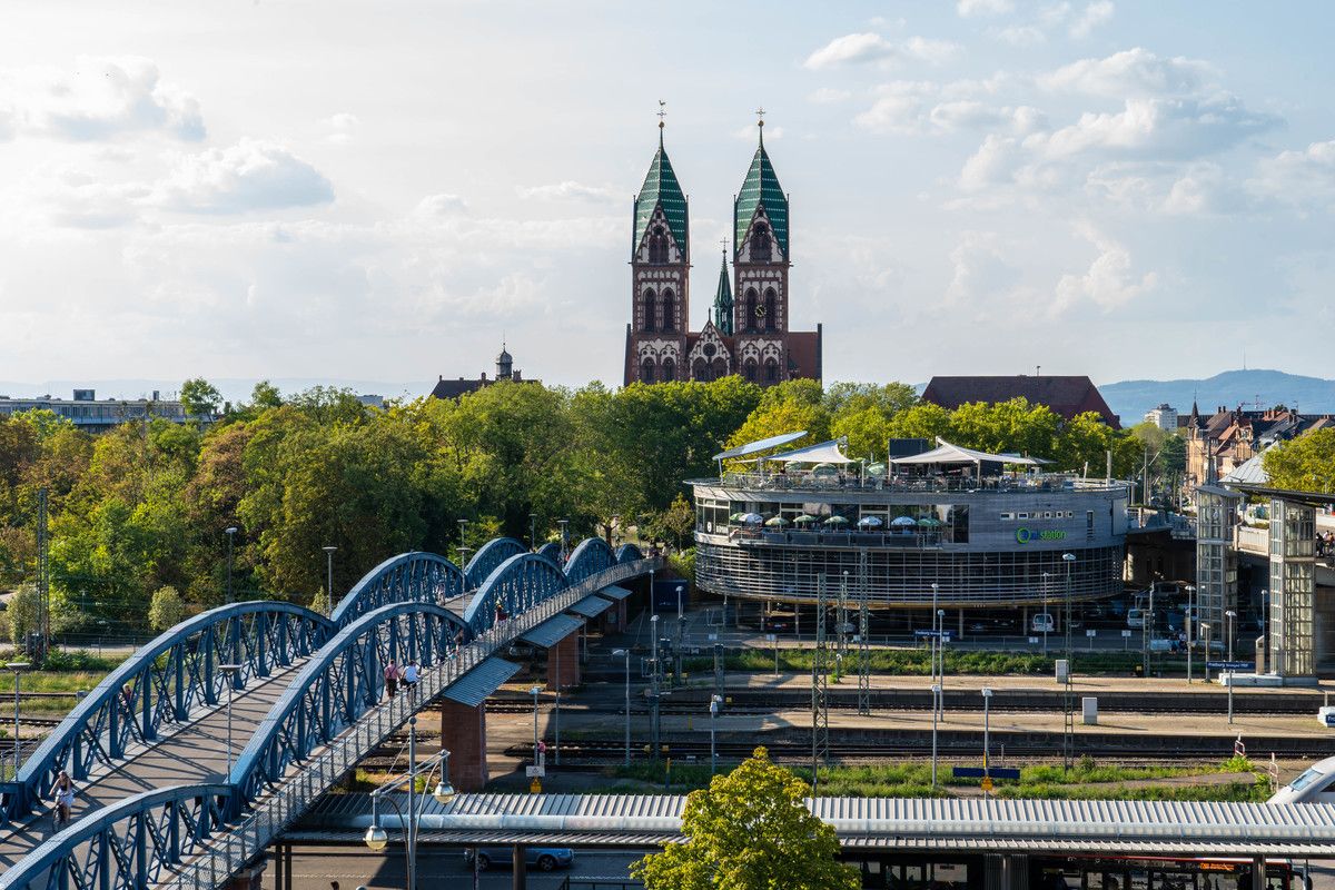 Herz Jesu Kirche und Wiwili Brücke