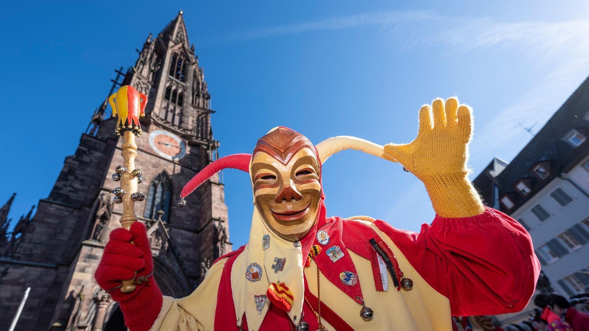 Narr vor dem Freiburger Münster