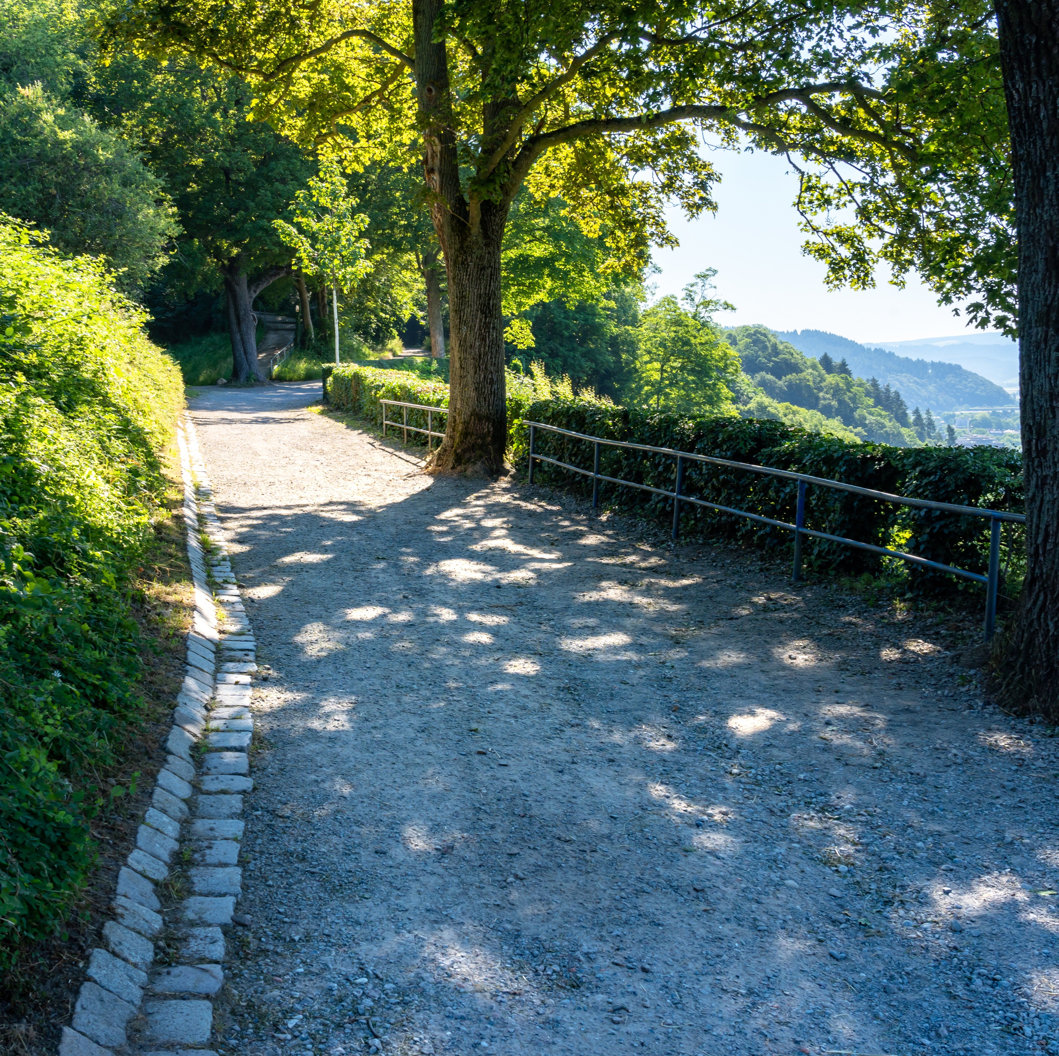 Breite Flaniermeile am Schlossberg