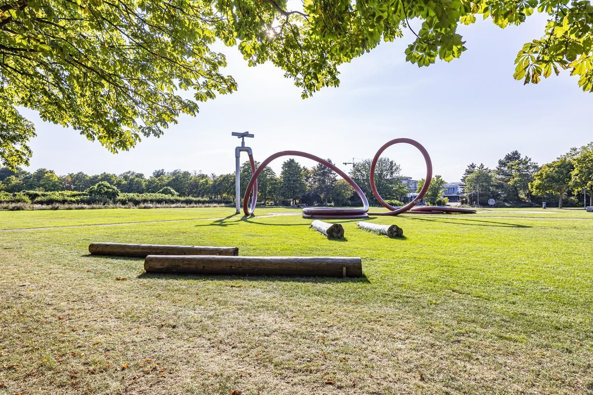 Eschholzpark mit Skulptur