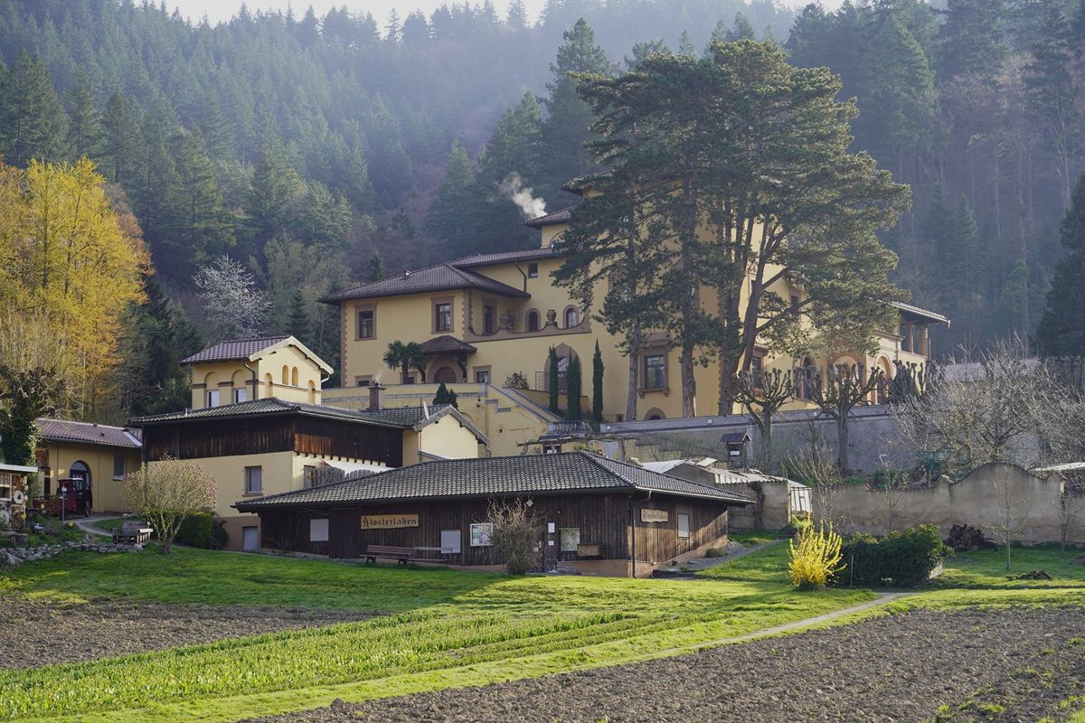 Blick auf das Kloster St. Lioba